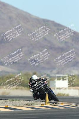 media/Oct-30-2025-Racers Edge (Thu) [[dabbdaf680]]/3-B Group/Session 2 (Turn 14)/